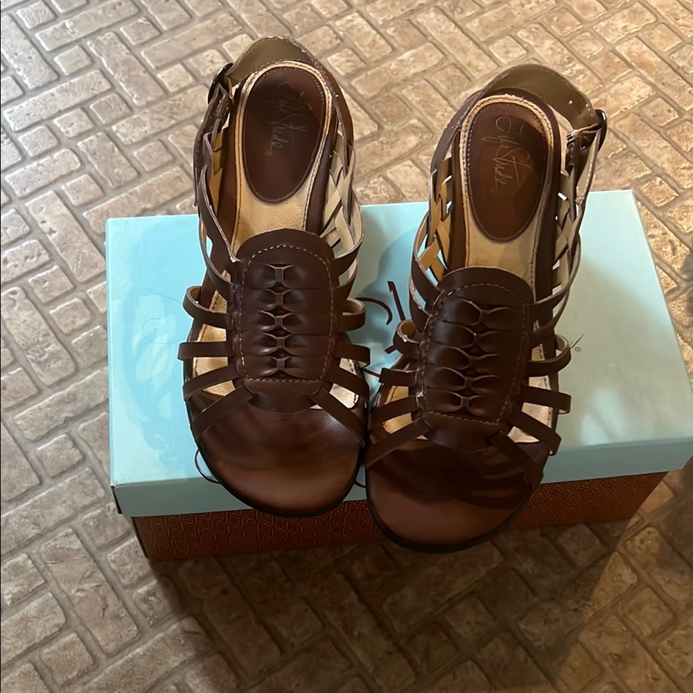 New Life Stride Orlando Burnt Tan Sandals 8M